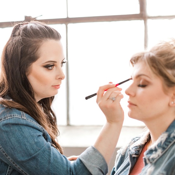 Meet your Posher, Kaelyn aka MyFairCloset <3 - Picture 3 of 3